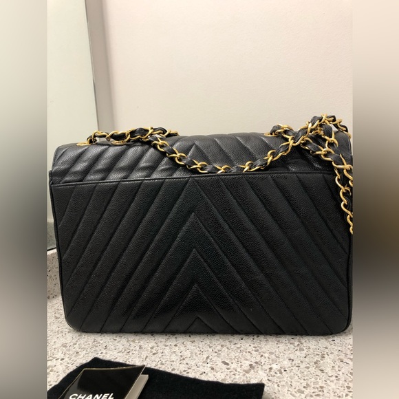 CHANEL Chevron Jumbo XL Caviar - Picture 2 of 16